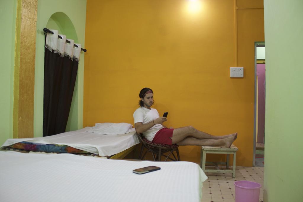 فاراناسي Yogi Lodge المظهر الخارجي الصورة