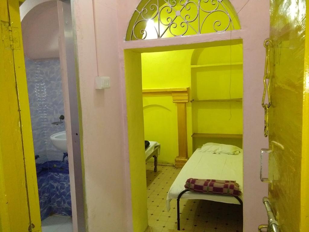 فاراناسي Yogi Lodge المظهر الخارجي الصورة