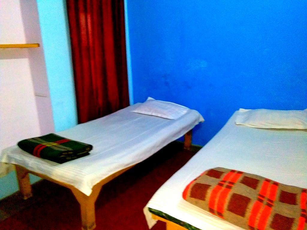 فاراناسي Yogi Lodge المظهر الخارجي الصورة