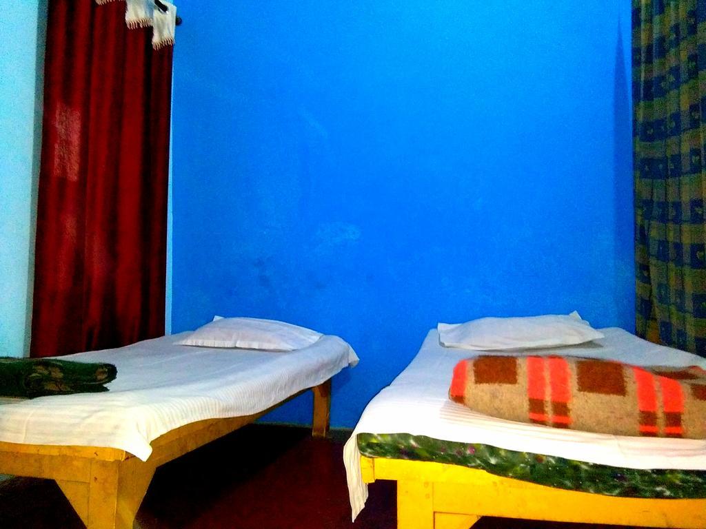 فاراناسي Yogi Lodge المظهر الخارجي الصورة