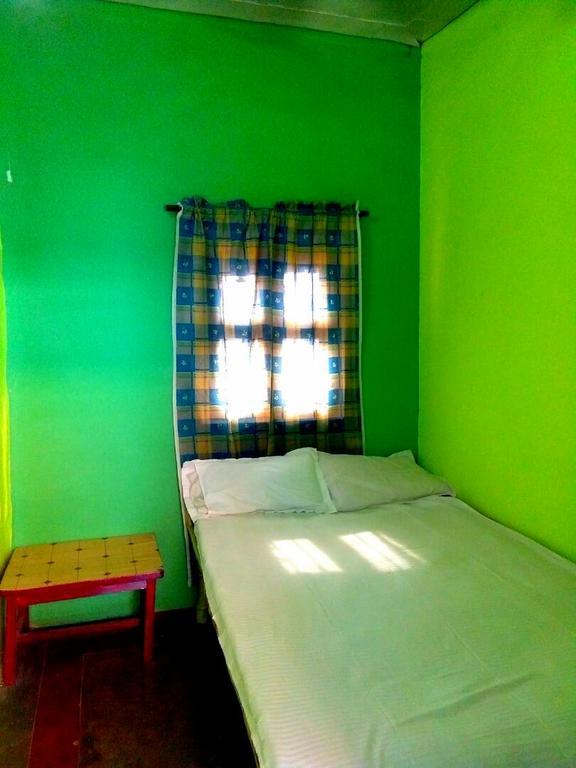 فاراناسي Yogi Lodge المظهر الخارجي الصورة